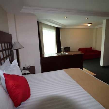 Best Western Toluca Exterior photo