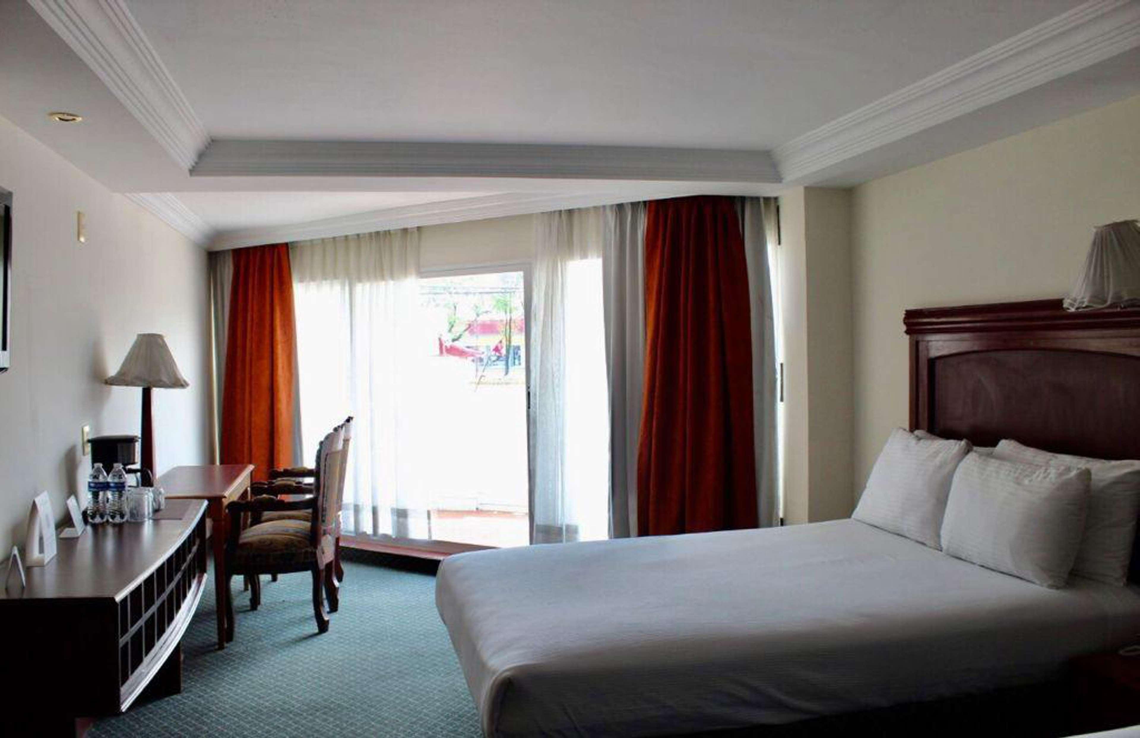 Best Western Toluca Exterior photo