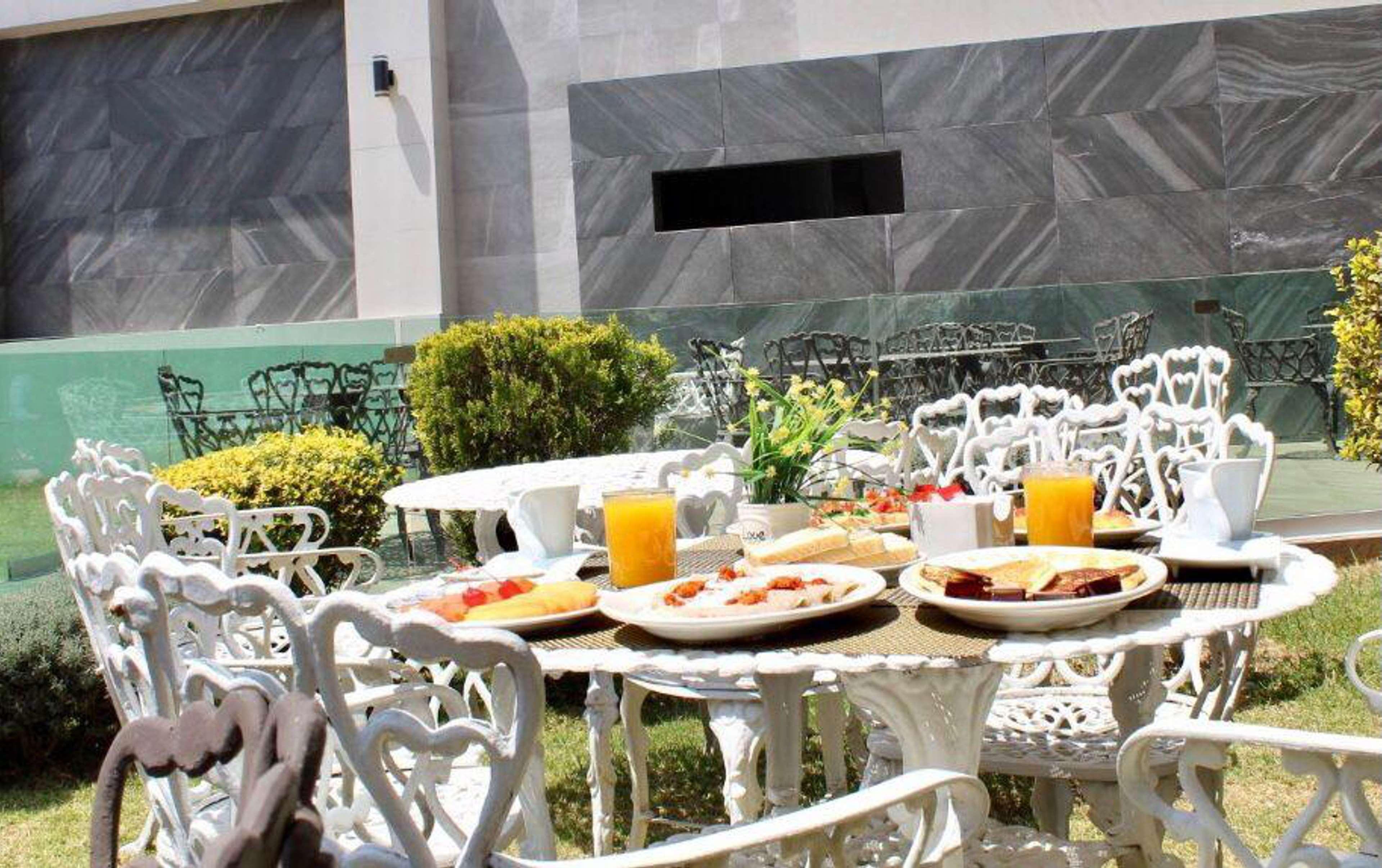 Best Western Toluca Exterior photo