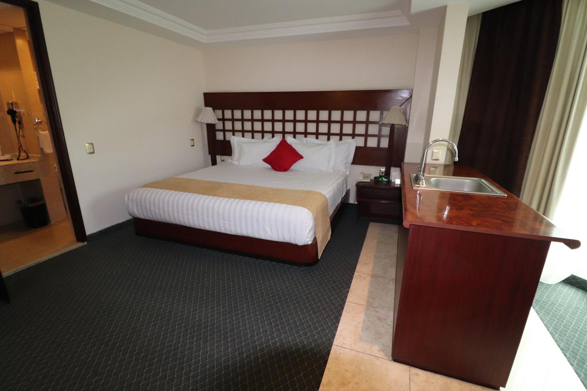 Best Western Toluca Exterior photo