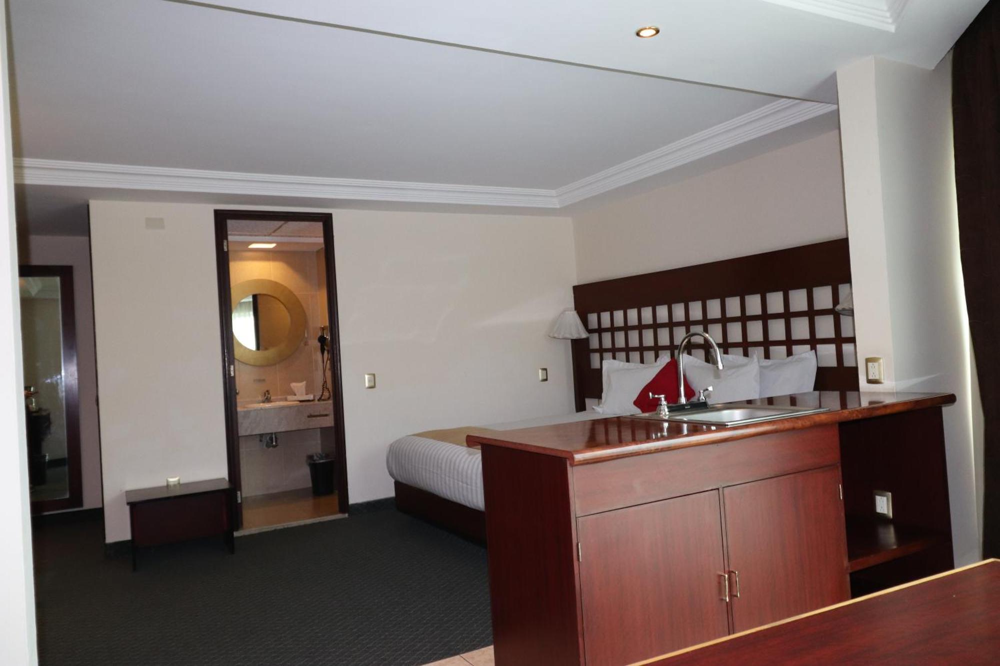 Best Western Toluca Exterior photo