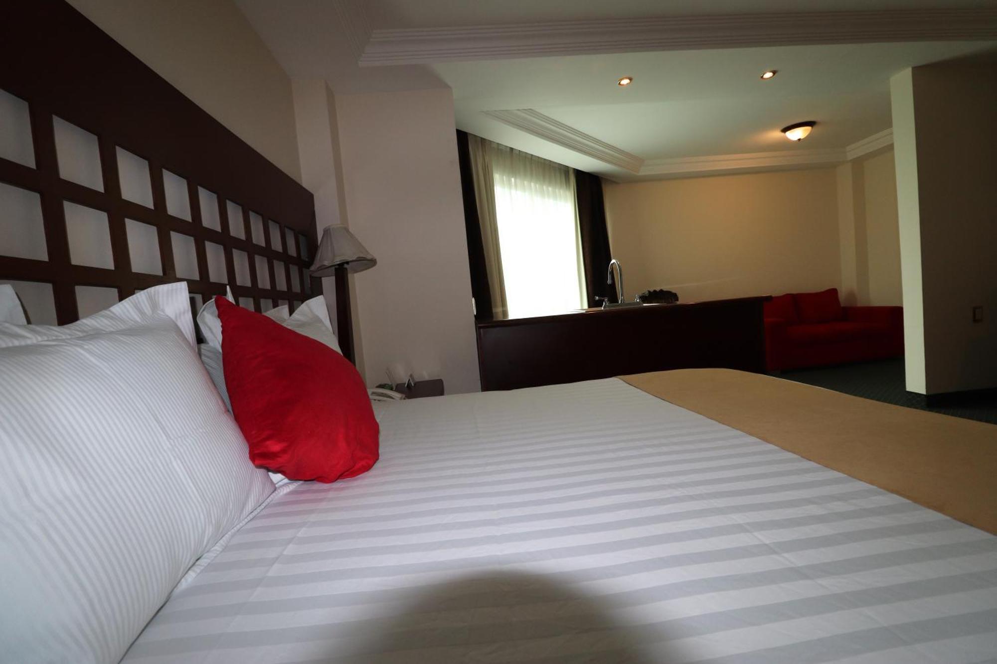 Best Western Toluca Exterior photo