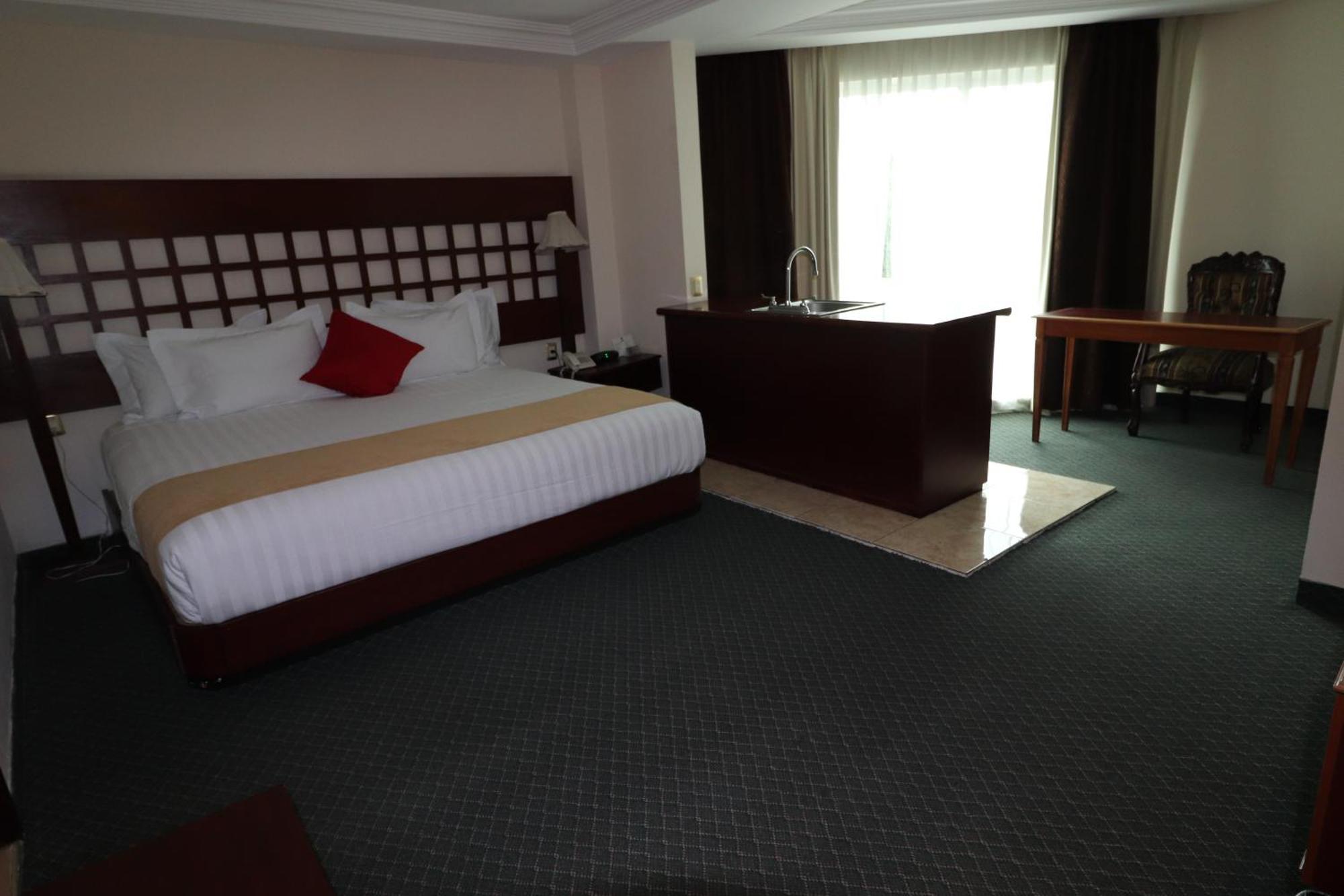 Best Western Toluca Exterior photo
