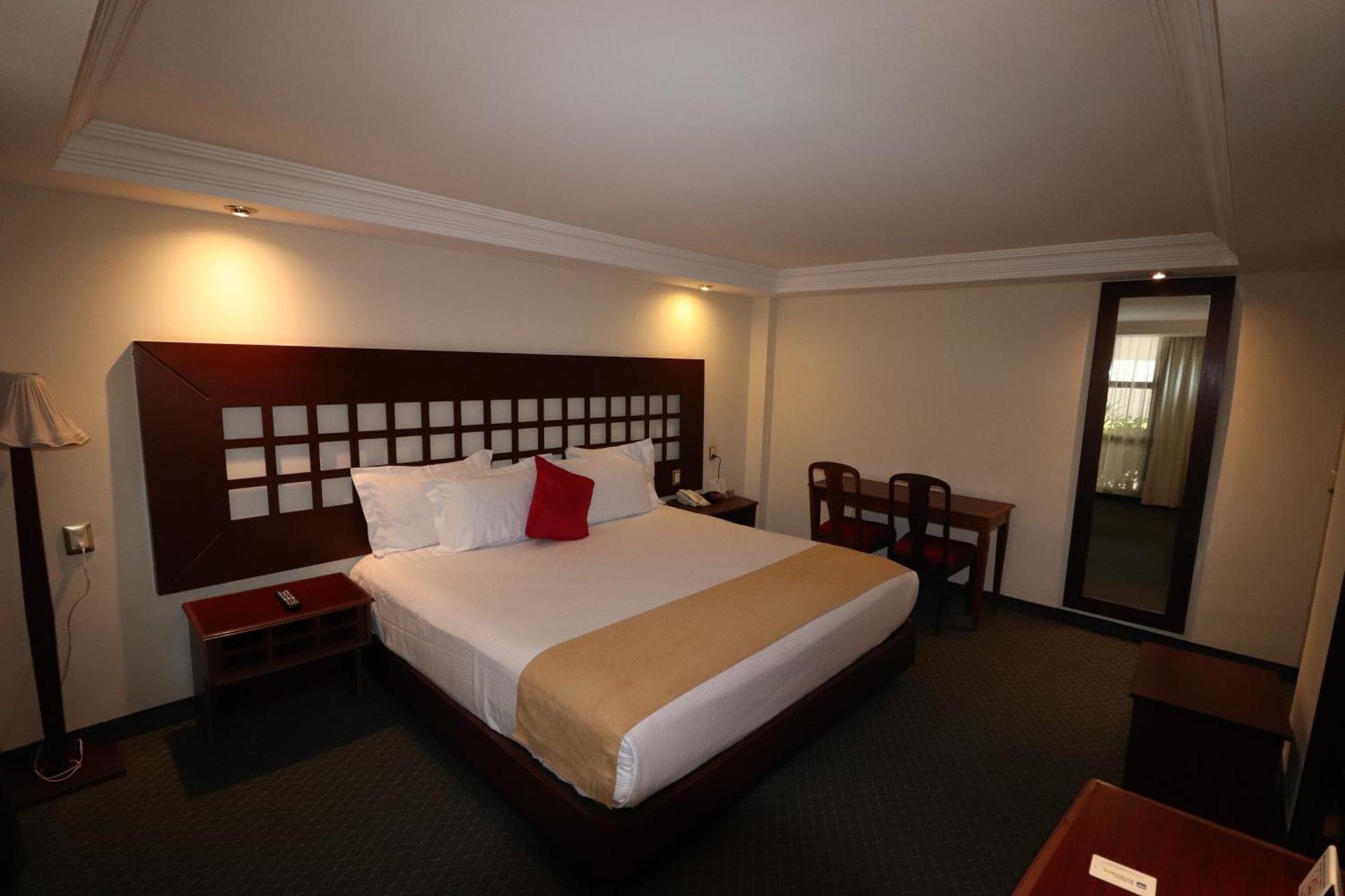 Best Western Toluca Exterior photo