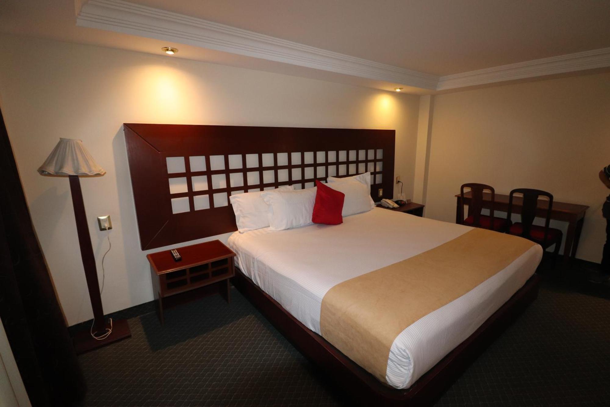 Best Western Toluca Exterior photo