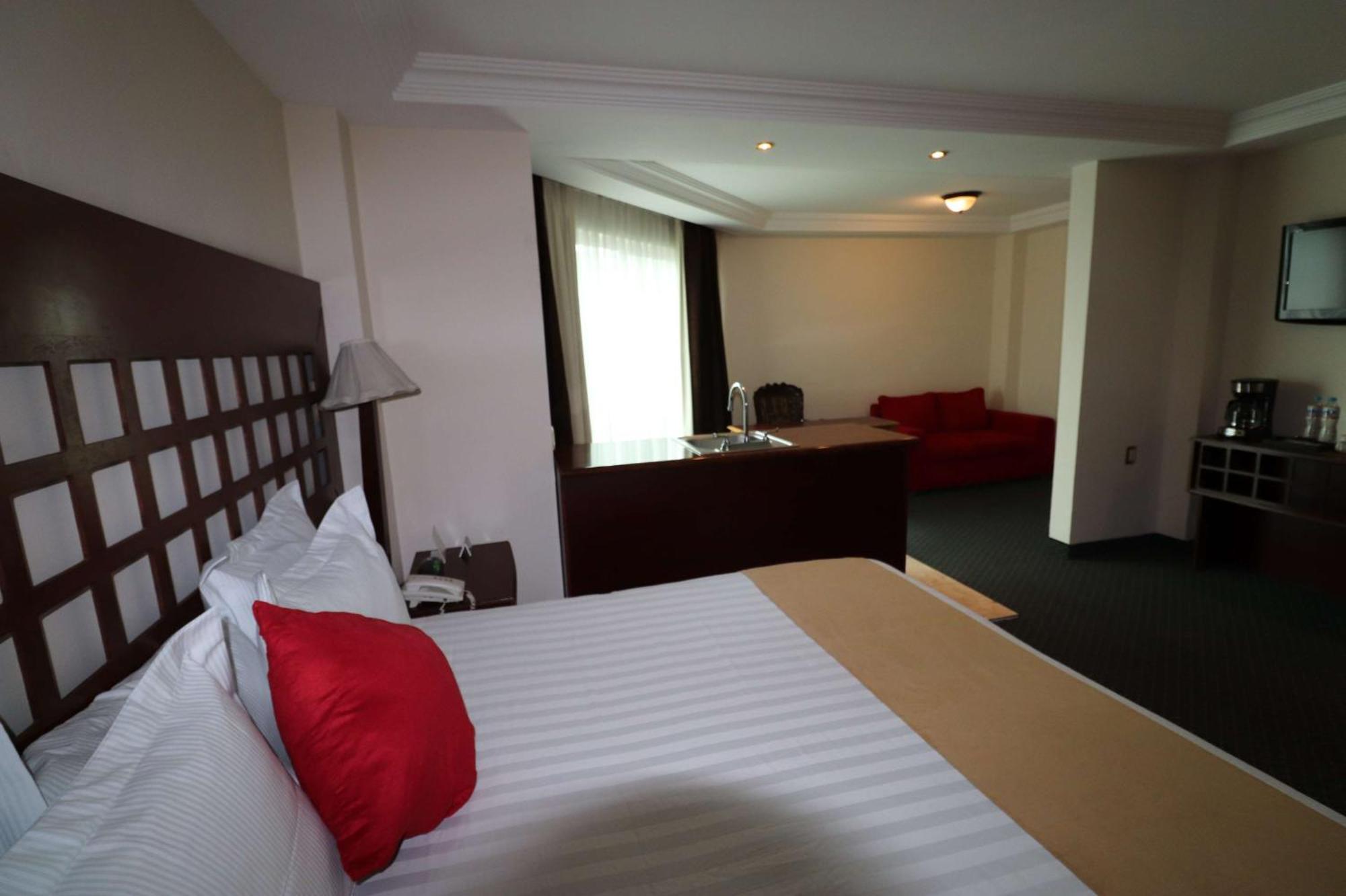 Best Western Toluca Exterior photo