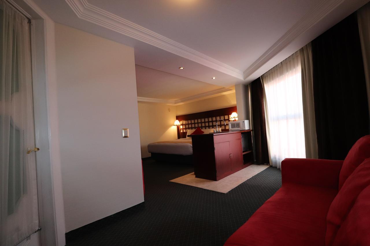 Best Western Toluca Exterior photo